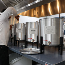 Load image into Gallery viewer, Citrus Burst Tallow & Beeswax Candle | All-Natural, Non-Toxic, Clean-Burning