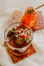 Load image into Gallery viewer, Mini Honey With Comb 4 Oz