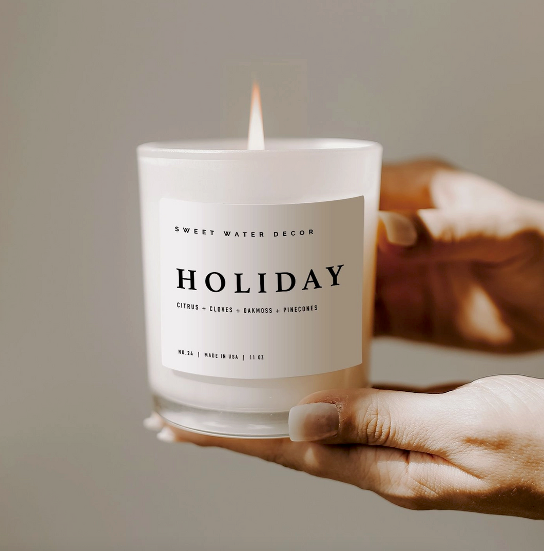 HOLIDAY 11 oz Soy Candle - Citrus, Cloves, Oakmoss, Pinecones - Green + Lovely